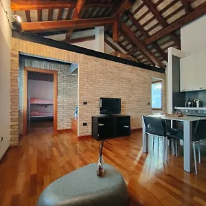 Urban 34 , Treviso Włochy