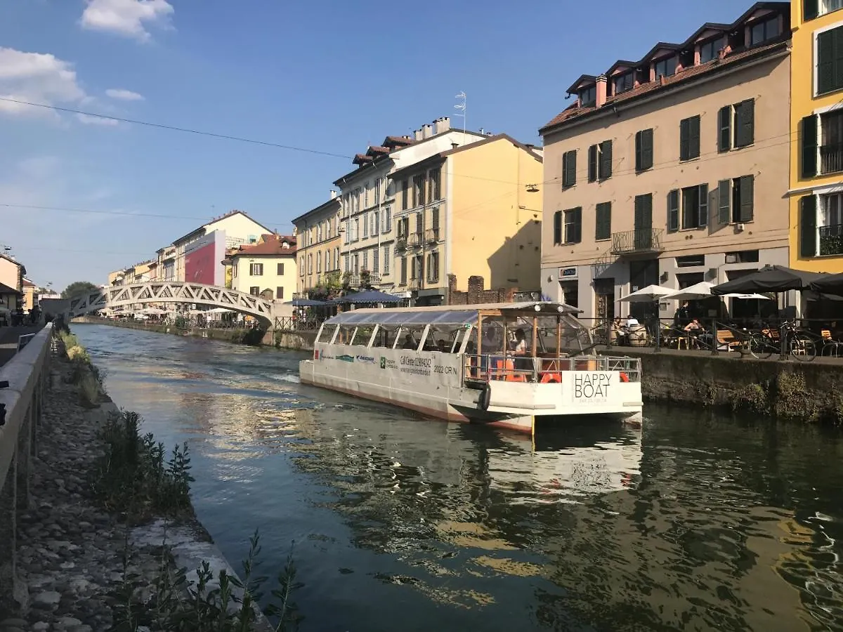 Apartment Lovelyloft - Alzaia Naviglio Milan Italy